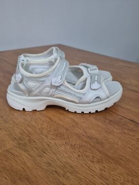 ECCO Offroad Women's Yucatan Nubuck Sandals White NWOT EU40